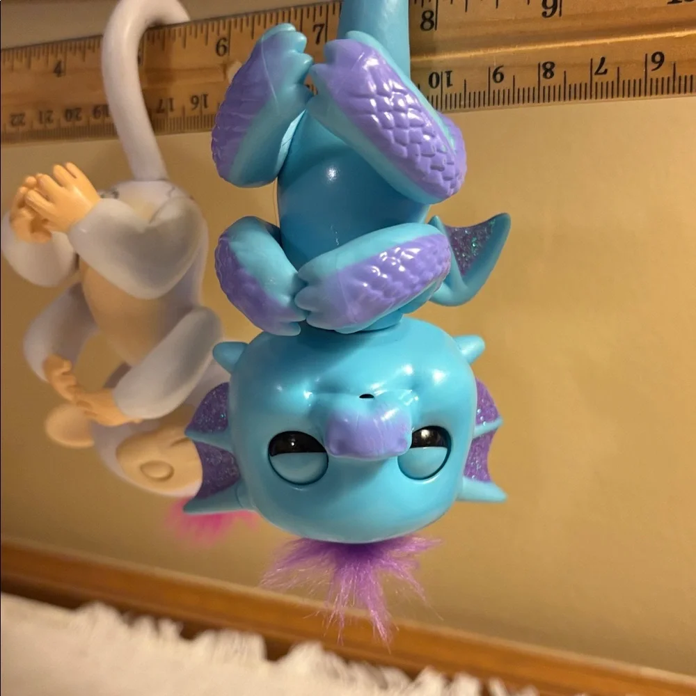 Fingerlings Blue Dragon and White Monkey 4” toy